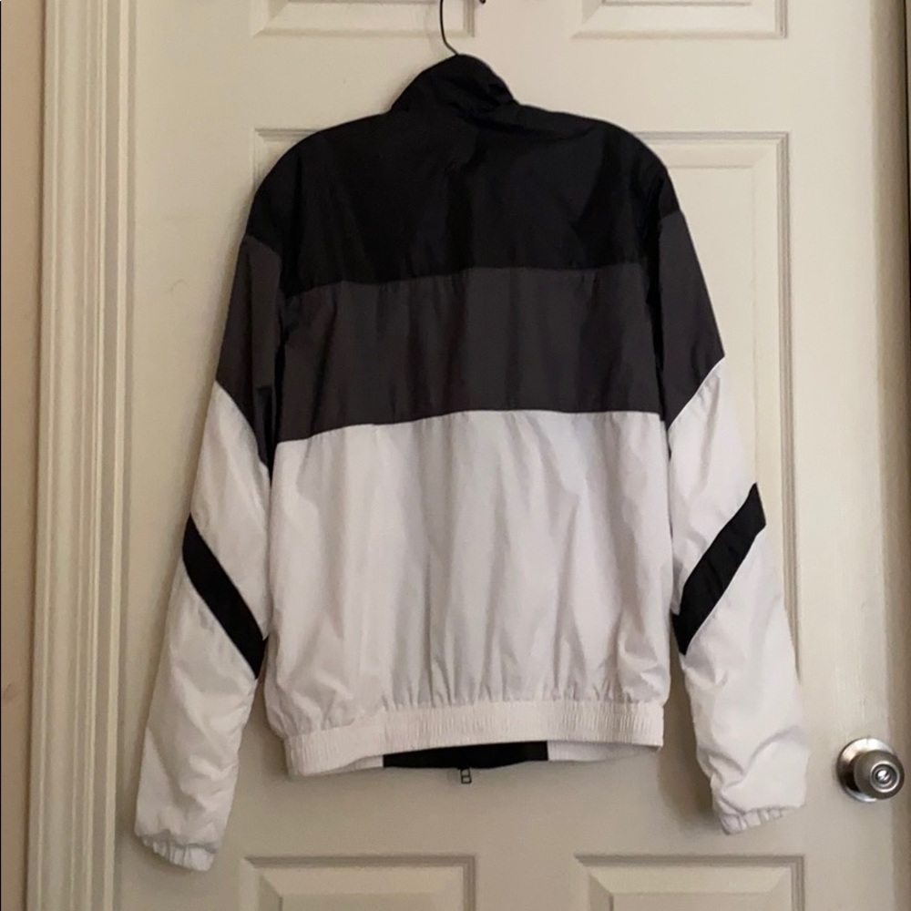 Ovo Jacket - Picture 2 of 3